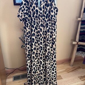 Elegant Leopard Print Maxi Dress